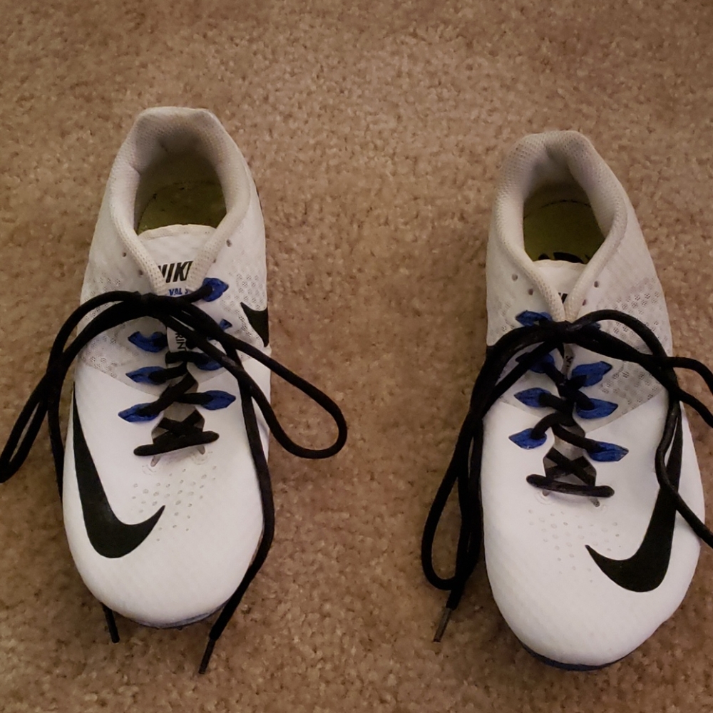 Nike Rival